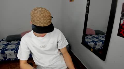 Snapshot of santiceballo chatting on 02-19-26, 05:14 Julius Novachrono online show from 02-19-26, 05:14