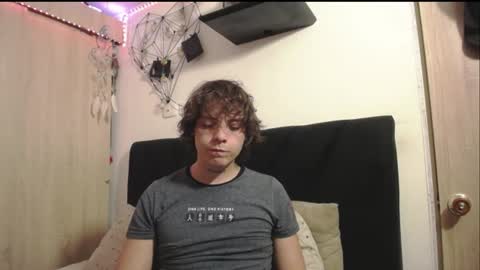 Snapshot of santii_rose chatting on 06-17-26, 03:42 Santii online show from 06-17-26, 03:42
