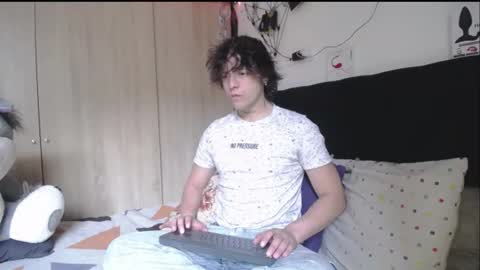 Snapshot of santii_rose chatting on 06-21-26, 04:42 Santii online show from 06-21-26, 04:42