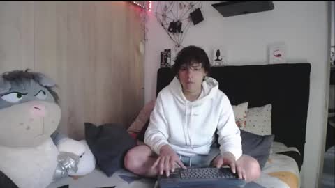 Snapshot of santii_rose chatting on 08-03-26, 05:06 Santii online show from 08-03-26, 05:06