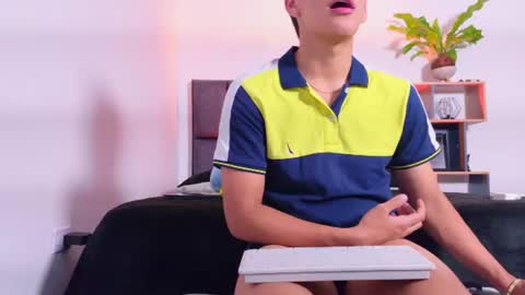 Snapshot of santilux_ chatting on 06-22-26, 06:10 SantiLux online show from 06-22-26, 06:10