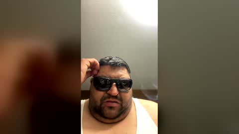 Snapshot of santos3500 chatting on 04-25-26, 02:47 santos3500 online show from 04-25-26, 02:47