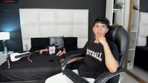 Santiago Carrington online show from 12-05-24, 08:22