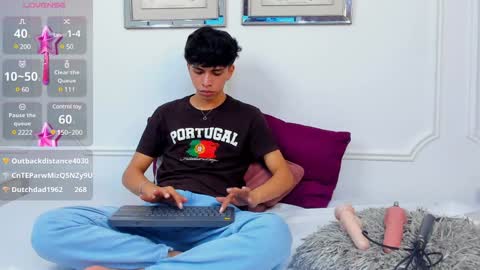 Santiago Carrington online show from 01-04-25, 11:17