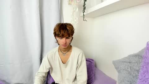 Snapshot of santy_kitty chatting on 01-19-25, 03:08 kitty online show from 01-19-25, 03:08