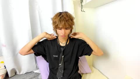 Snapshot of santy_kitty chatting on 02-23-25, 05:01 kitty online show from 02-23-25, 05:01