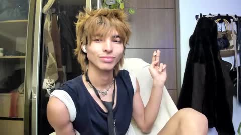 Snapshot of santy_kitty chatting on 02-26-25, 06:47 kitty online show from 02-26-25, 06:47