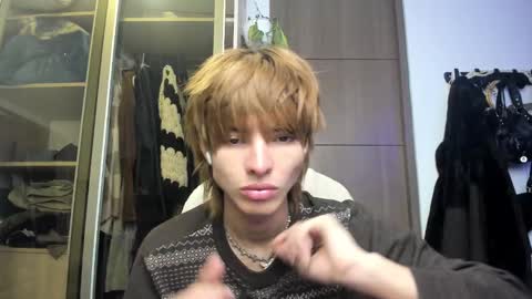 Snapshot of santy_kitty chatting on 03-04-25, 02:49 kitty online show from 03-04-25, 02:49