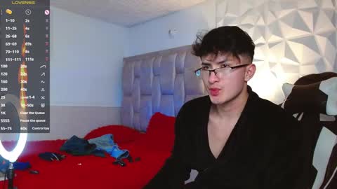 Snapshot of santyago_taylor chatting on 12-09-24, 12:12 Santyago online show from 12-09-24, 12:12