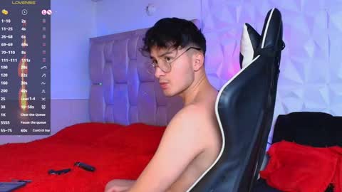 Snapshot of santyago_taylor chatting on 12-10-24, 11:40 Santyago online show from 12-10-24, 11:40