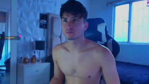 Snapshot of santyago_taylor chatting on 12-31-24, 01:30 Santyago online show from 12-31-24, 01:30