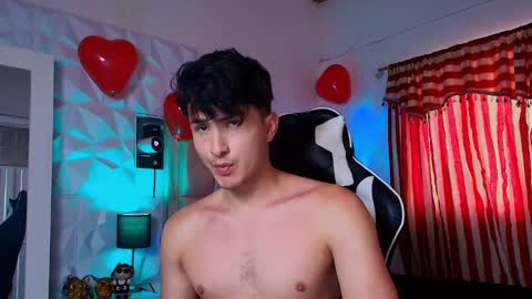 Snapshot of santyago_taylor chatting on 02-17-25, 06:59 Santyago online show from 02-17-25, 06:59
