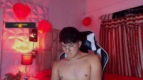 Snapshot of santyago_taylor chatting on 03-06-25, 07:10 Santyago online show from 03-06-25, 07:10