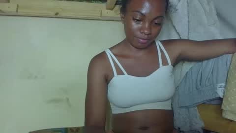 Snapshot of saphiana chatting on 10-10-25, 05:01 saphia online show from 10-10-25, 05:01
