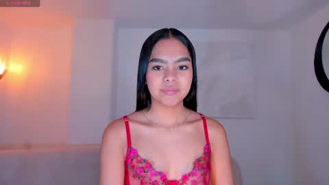 Snapshot of saphirajames chatting on 06-25-26, 05:12 Saphira James online show from 06-25-26, 05:12