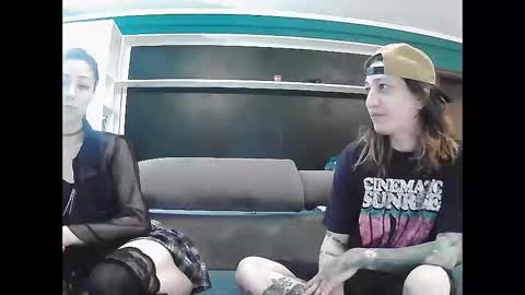Snapshot of sapphirevelvet chatting on 05-04-26, 12:45 sapphirevelvet online show from 05-04-26, 12:45