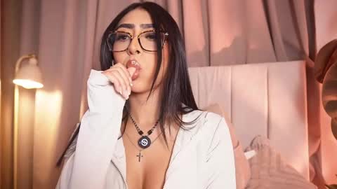 Sara  online show from 05-08-26, 02:28