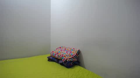 sara felipe online show from 02-12-25, 04:01