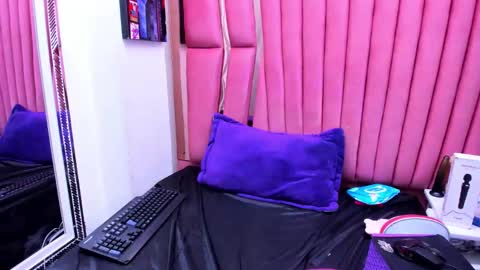 Snapshot of sara_honny chatting on 04-26-26, 03:59 sara_honny online show from 04-26-26, 03:59