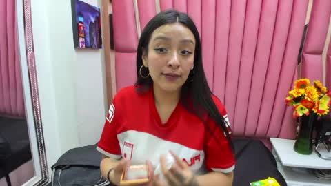 Snapshot of sara_honny chatting on 05-10-26, 03:23 sara_honny online show from 05-10-26, 03:23