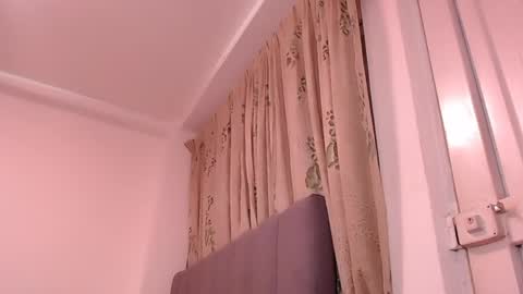 sara_johnson__ online show from 04-13-26, 10:32