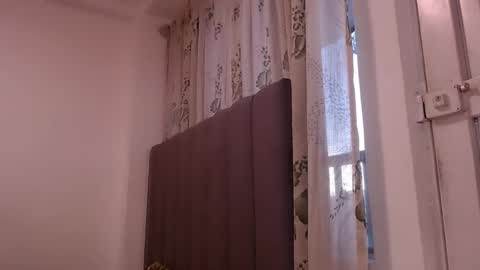 sara_johnson__ online show from 04-18-26, 10:52