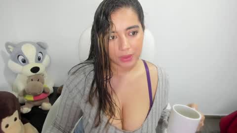 sarah  LIZCANO....... online show from 12-28-24, 10:58