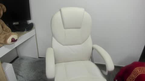 sarah  LIZCANO....... online show from 02-27-25, 01:49