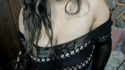 sarah  LIZCANO....... online show from 04-23-26, 09:52