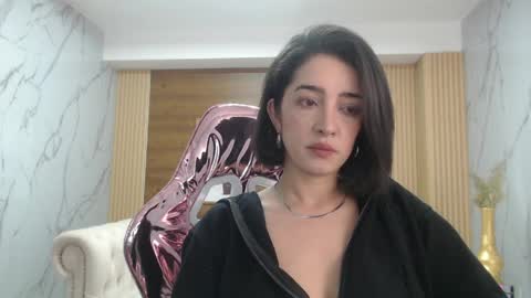 Sara  online show from 03-31-26, 01:33