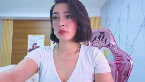 Snapshot of sara_lopez_s chatting on 06-20-26, 01:47 Sara online show from 06-20-26, 01:47