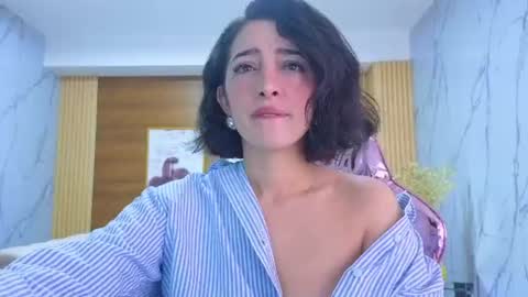 Snapshot of sara_lopez_s chatting on 06-26-26, 01:37 Sara online show from 06-26-26, 01:37