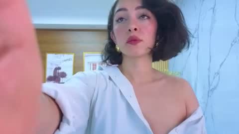 Snapshot of sara_lopez_s chatting on 06-30-26, 01:34 Sara online show from 06-30-26, 01:34