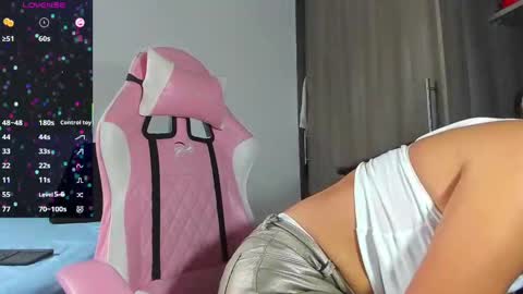 SARA    INDEPENDENT MODEL online show from 02-10-25, 09:25