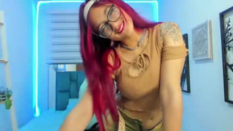 Snapshot of sara_red_x chatting on 06-18-26, 03:29 sara_red_x online show from 06-18-26, 03:29