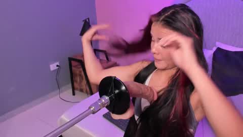 Sara  online show from 05-19-26, 08:15