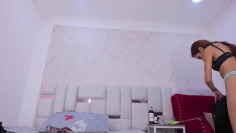 sara_sm1th_ online show from 05-23-26, 11:47
