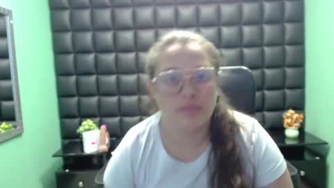 Snapshot of sara_thonson_ chatting on 02-02-25, 01:19 sara_thonson_ online show from 02-02-25, 01:19