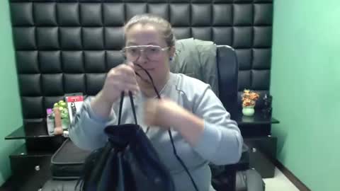 Snapshot of sara_thonson_ chatting on 02-21-25, 03:23 sara_thonson_ online show from 02-21-25, 03:23