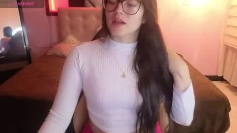 sara_valderrama_ online show from 06-27-26, 02:12