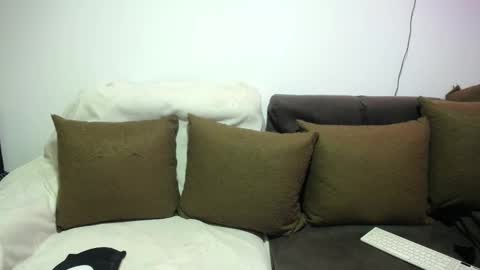 Snapshot of sara_winehouse1 chatting on 02-15-25, 10:00 1 online show from 02-15-25, 10:00