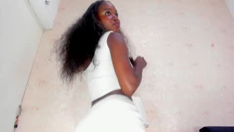 saraacollinss online show from 09-29-25, 08:13