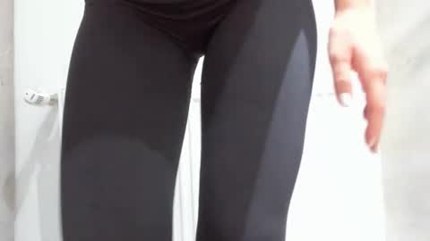 Queen Ssaraah online show from 02-19-25, 09:14