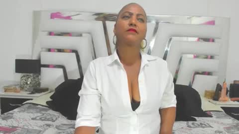 Sara online show from 11-28-25, 09:06