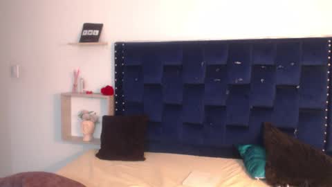 Snapshot of saraapril_1 chatting on 02-23-25, 04:57 SARAHGIL online show from 02-23-25, 04:57