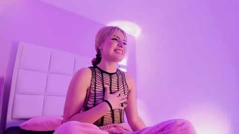 Sara online show from 09-14-25, 04:00