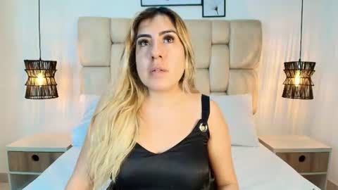Snapshot of sarablonde_t chatting on 07-23-26, 07:56 sarablonde_t online show from 07-23-26, 07:56