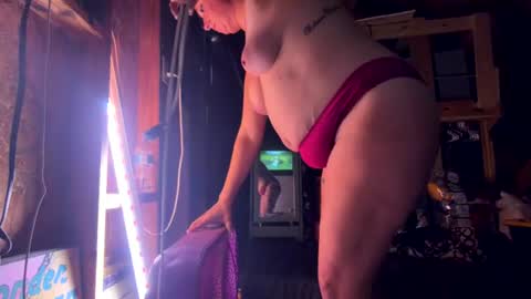 Snapshot of saracan7 chatting on 06-12-26, 06:01 Sarrah Sweet online show from 06-12-26, 06:01