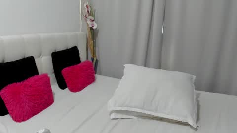 Sara online show from 06-24-26, 04:00