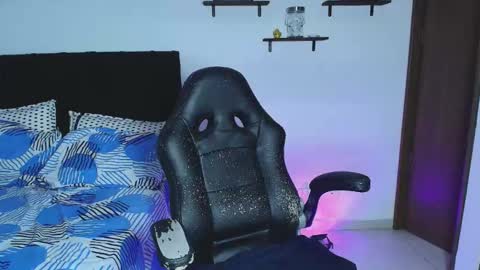 Snapshot of saraevil chatting on 10-24-25, 04:20 Sara online show from 10-24-25, 04:20